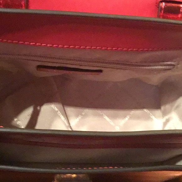 MICHAEL KORS METALLIC RED MANHATTAN - Picture 5 of 5